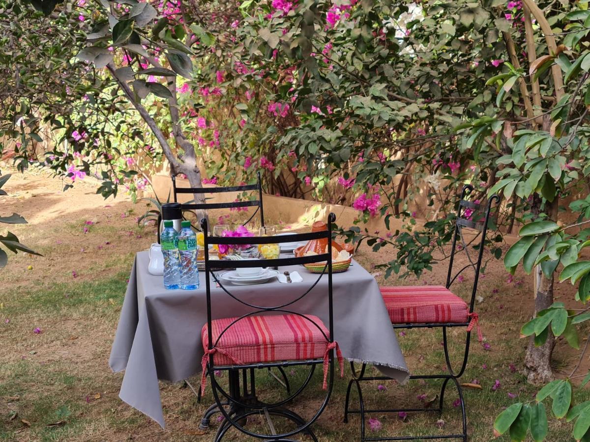 Le Souimanga Bleu Saly Bed & Breakfast Exterior photo