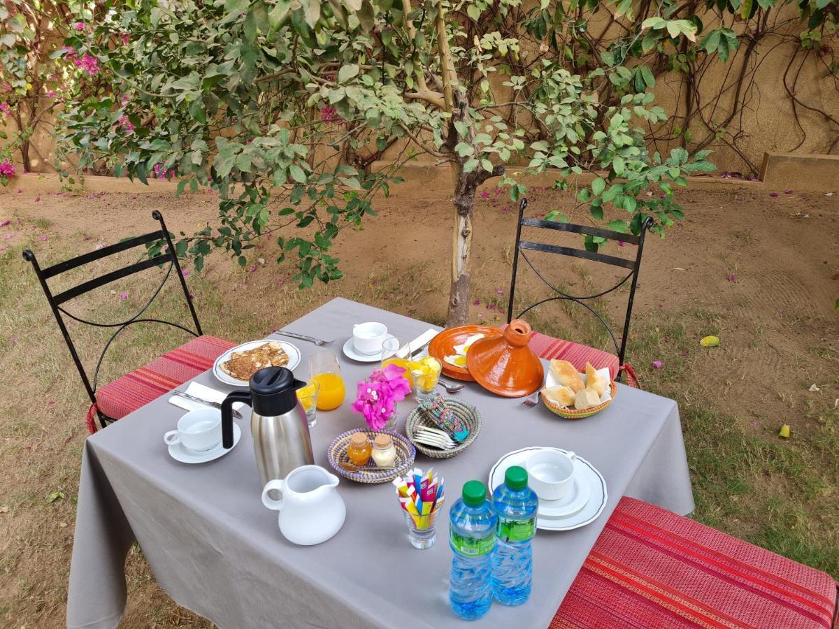 Le Souimanga Bleu Saly Bed & Breakfast Exterior photo