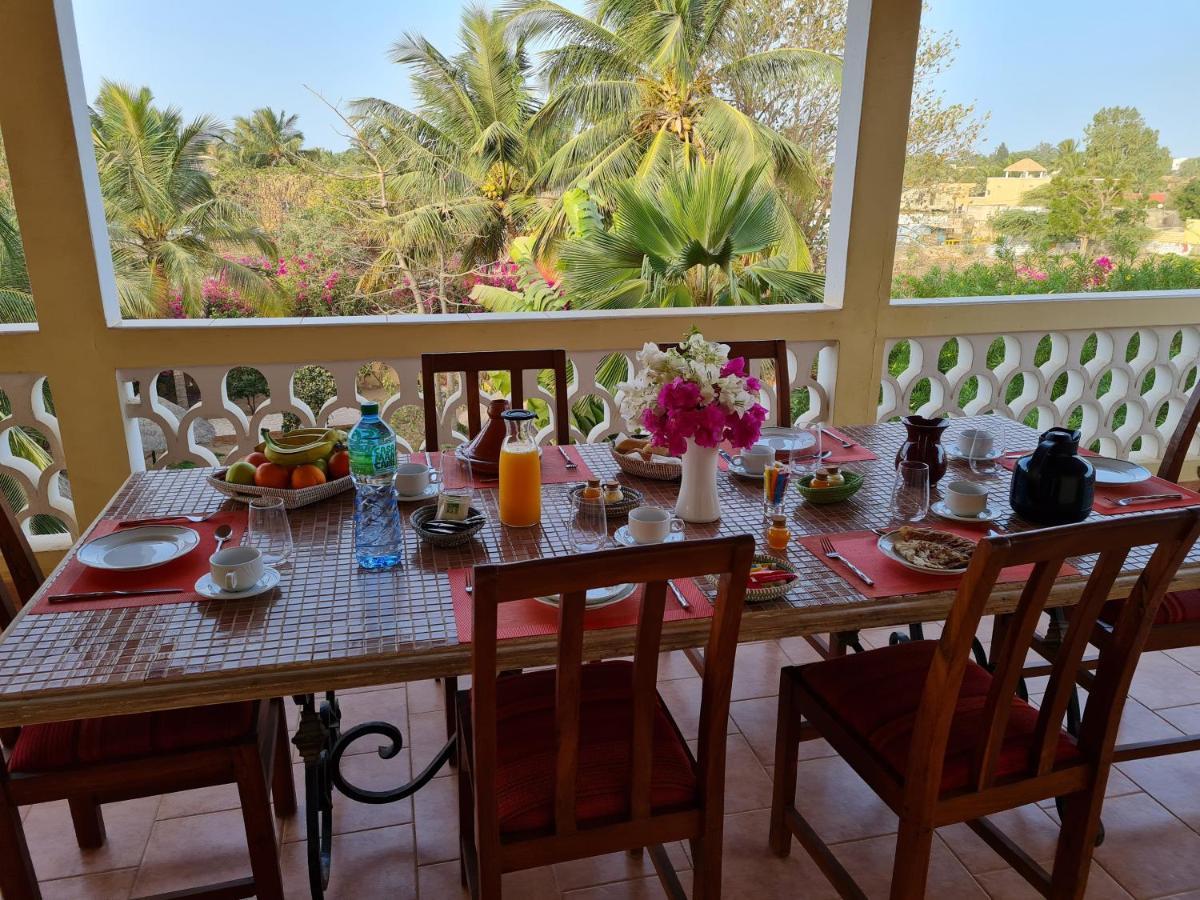 Le Souimanga Bleu Saly Bed & Breakfast Exterior photo