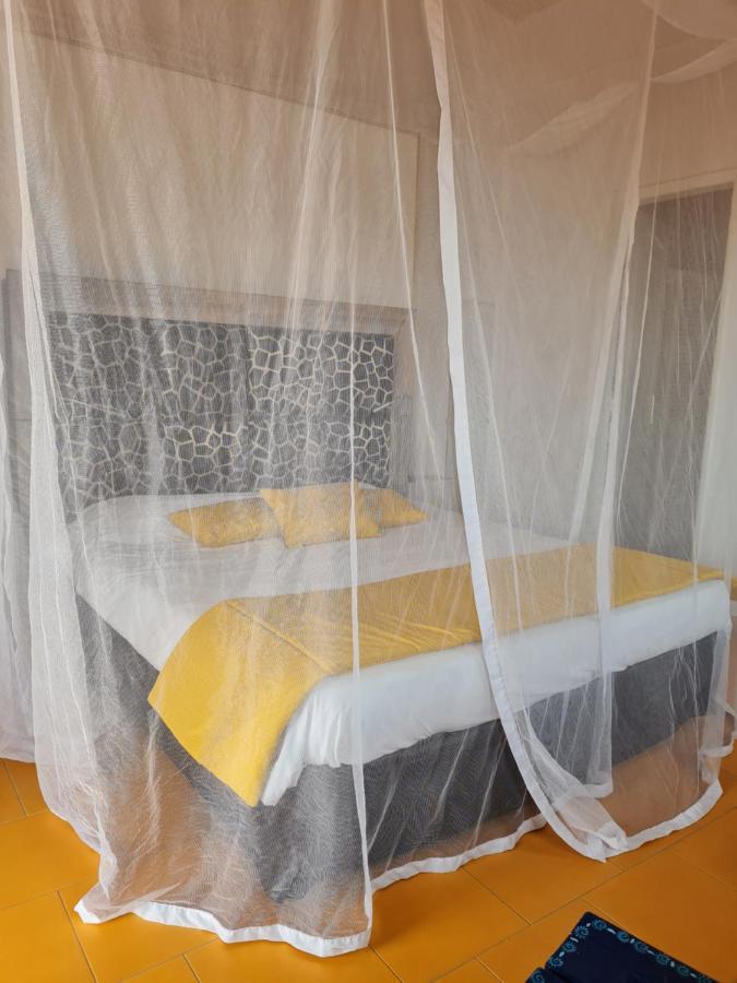 Le Souimanga Bleu Saly Bed & Breakfast Exterior photo